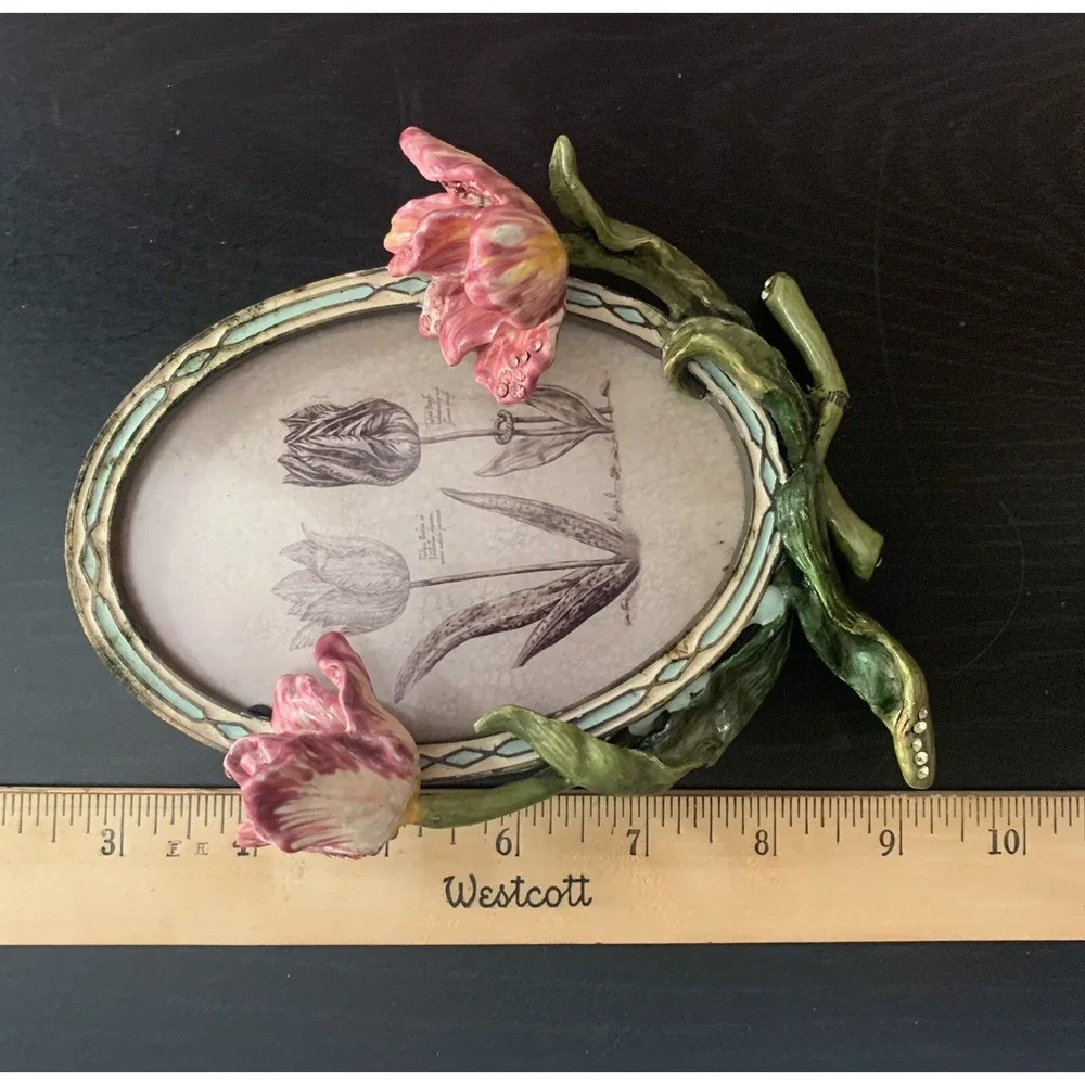 Vintage Beautiful Dimensional Enameled Tulips Flowers Oval Picture Frame!
